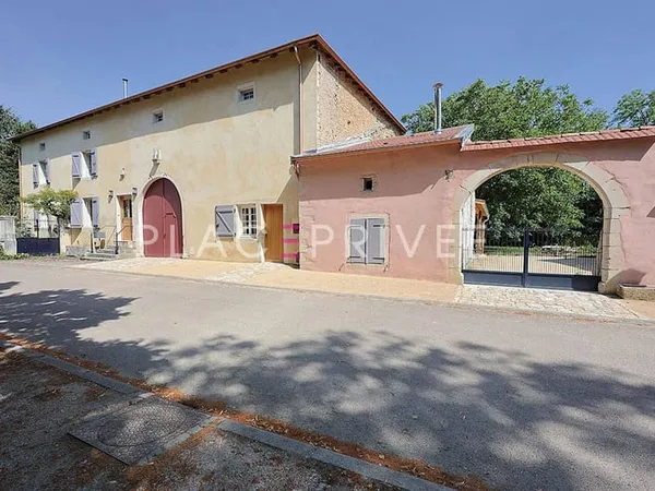 Maison 8 pièces 288 m²