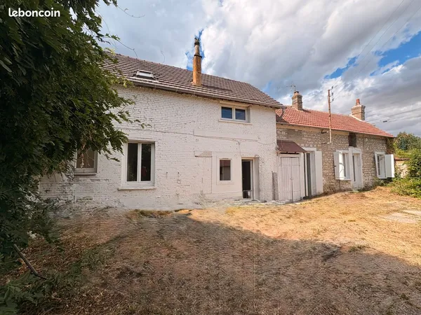 À louer dans Quartier de Gamilly, maison ancienne de 107 m2