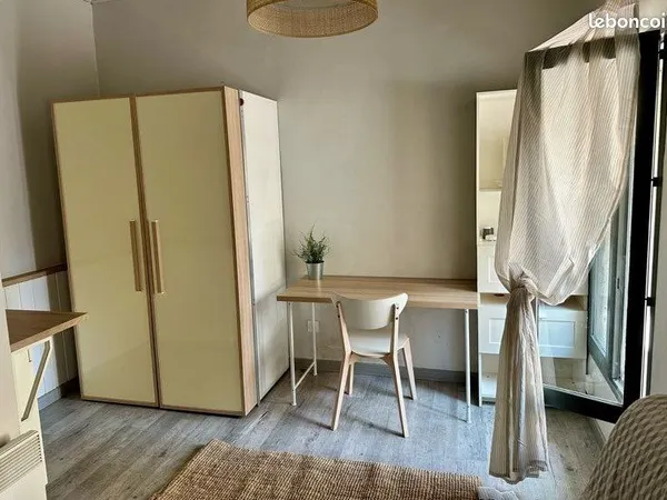 Studio 1 pièce 14 m²