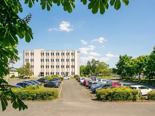 Local bureaux 446 m²