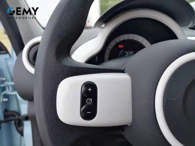 Renault Twingo iii e-tech — photo 22