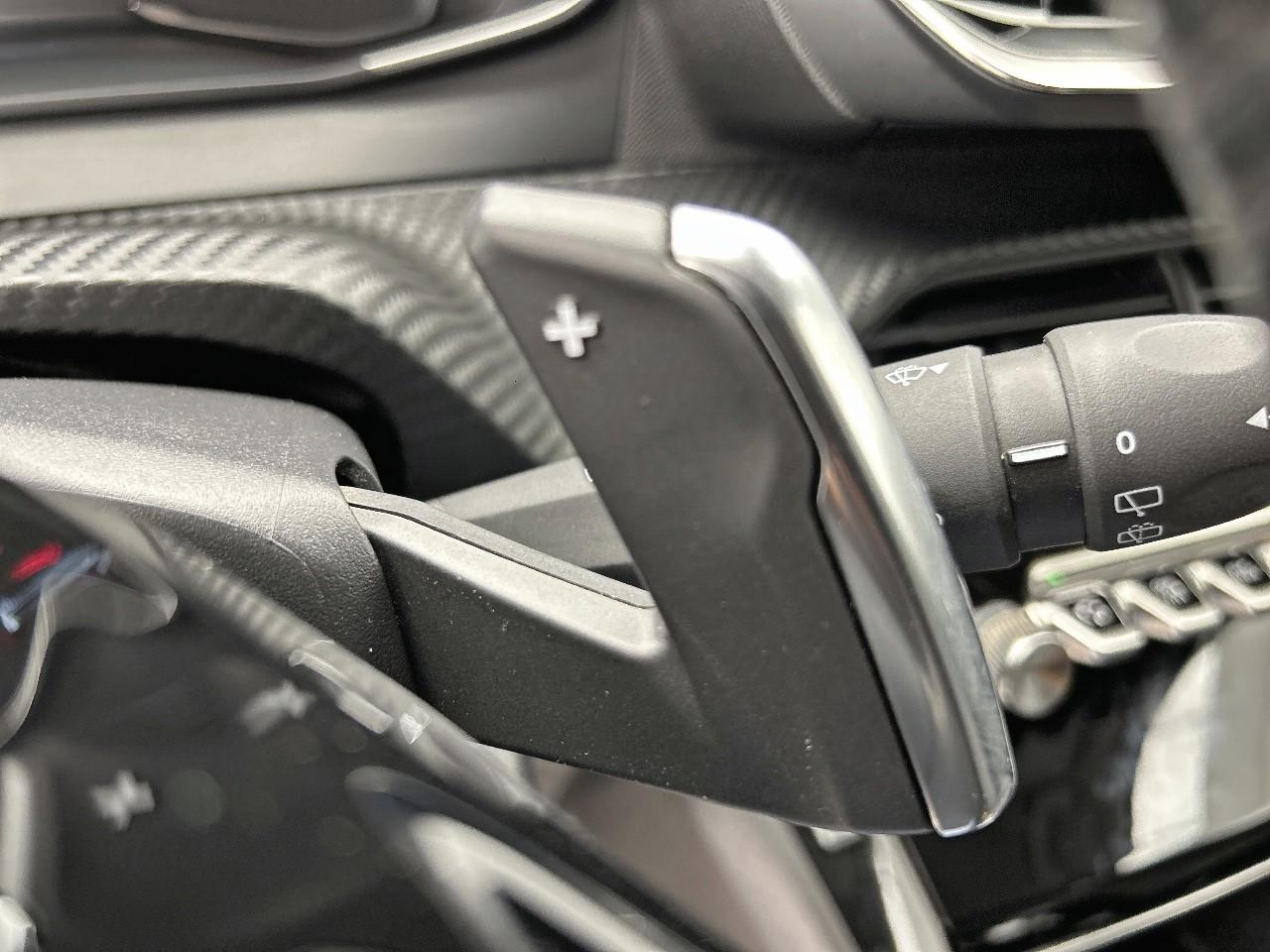 Peugeot 2008 puretech 130 s&s eat8 allure — photo 25