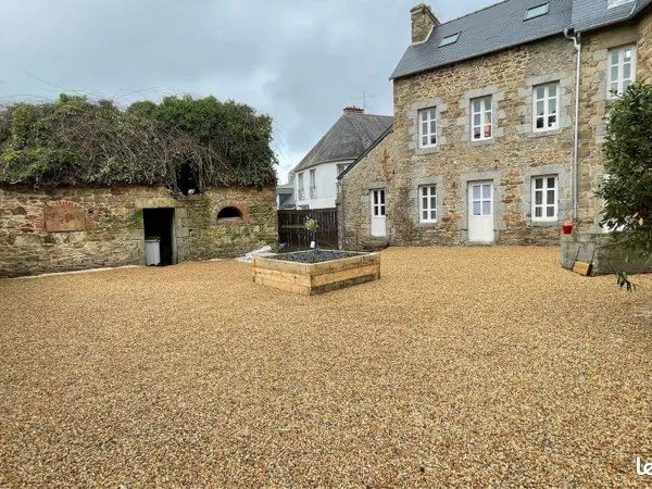 Agréable T2/T3 de 35 m² au calme sur cour - Proche centre-ville Guingamp