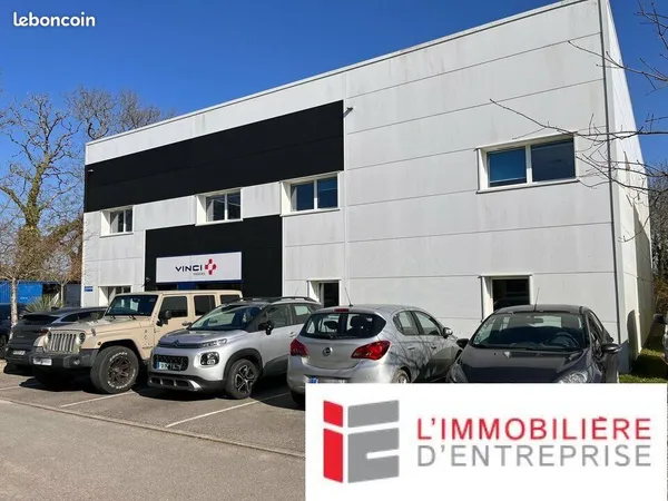Bureaux 586 m²