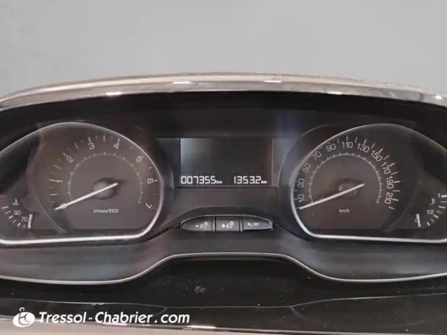Peugeot 208 puretech 82ch s&amp;s bvm5 signature — photo 14