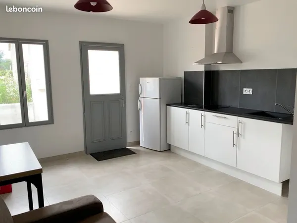 Appartement/studio a louer 33230 abzac