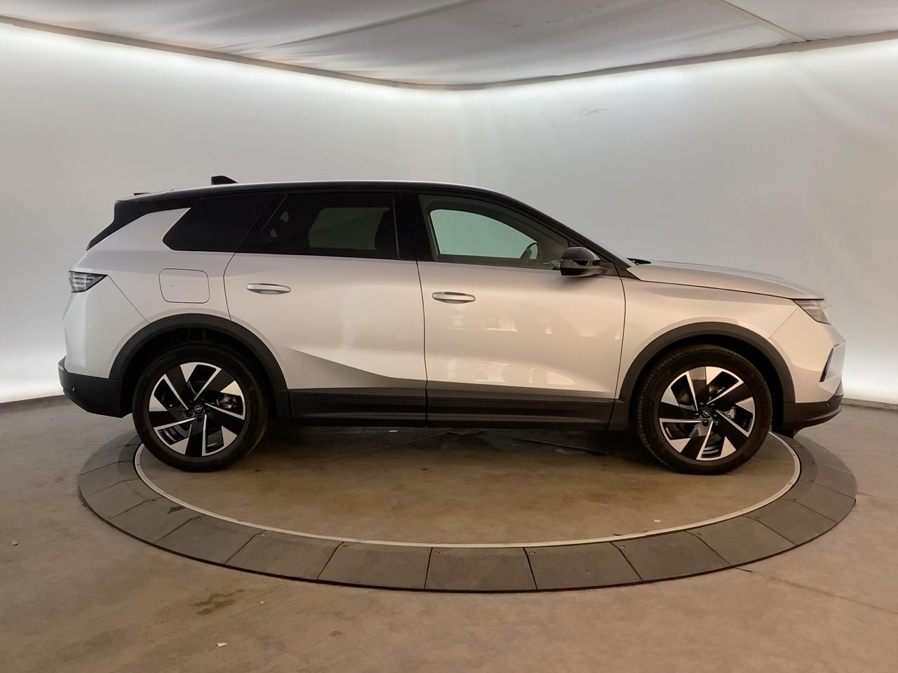 Opel Grandland 1.2 turbo hybrid 136 ch e-dct6 gs — photo 4