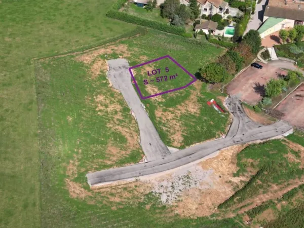 Terrain 572 m²