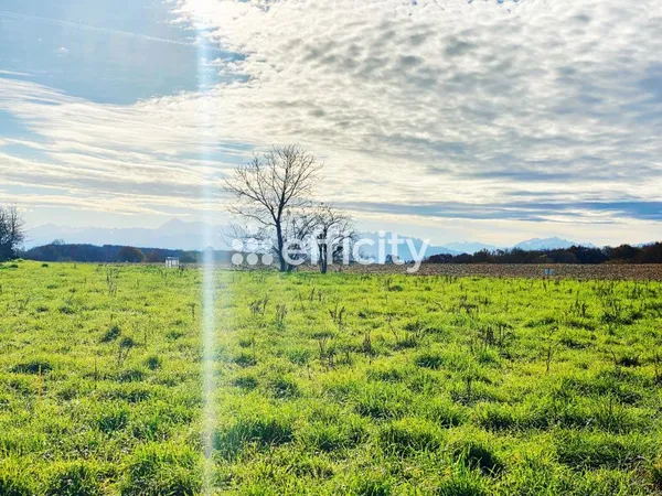 Terrain 2042 m²