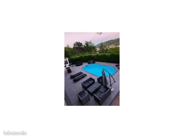 Maison 5 pièces 160 m²