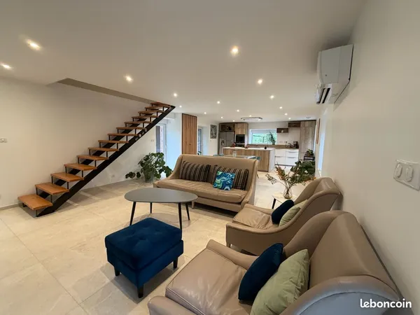 Grande maison rénovée 151 m² DPE B terrain 645 m²