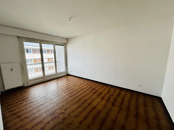 T1 lumineux avec balcon à Annemasse