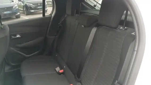 Peugeot 208 electrique 50 kwh 136ch — photo 11