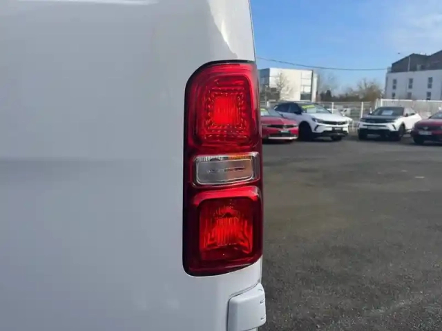 Opel Vivaro -e fgn taille xl electrique 100 kw batterie 75 kwh — photo 17