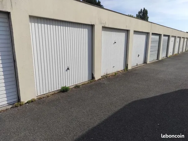 Garage / Box location Talence