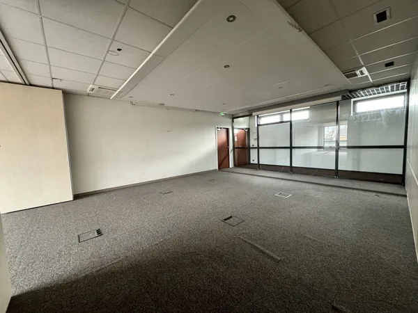 Bureaux - A LOUER - 515 m² non divisibles
