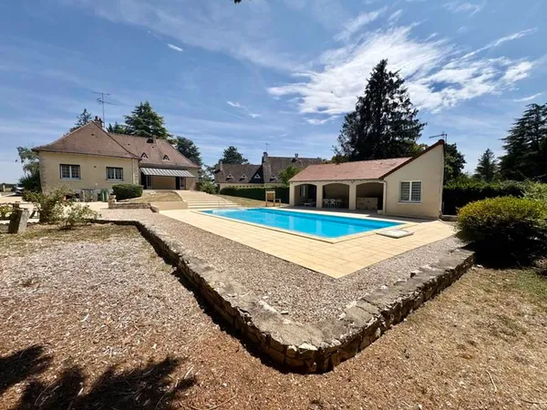 Maison 6 pièces 206 m²