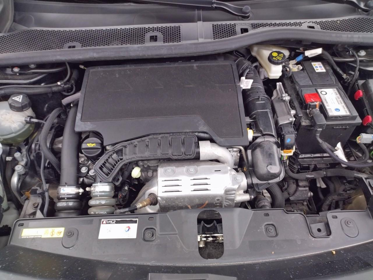 Peugeot 2008 puretech 130 s&s eat8 allure pack — photo 15