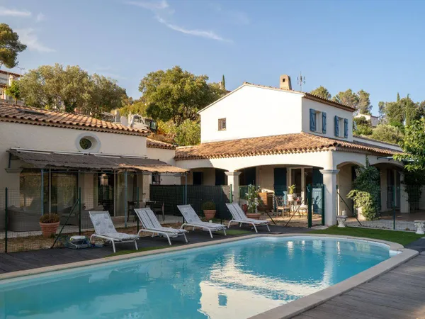 Maison 10 pièces 214 m²