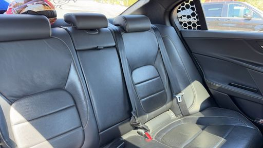 Jaguar XE 2.0 D - 180 CH AWD BVA8 - R-Sport – 2017 – 106953 km – Diesel – Boîte Automatique — photo 63