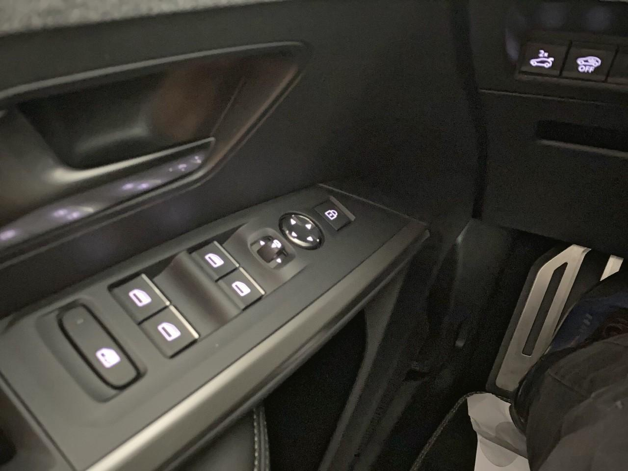 Peugeot 3008 hybrid 145 e-dcs6 gt — photo 20