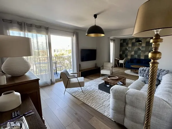 Bordeaux Caudéran , calme et résidentiel , très bel appartement de 76 m2 + terrasse 22 m2 au 5 ème é