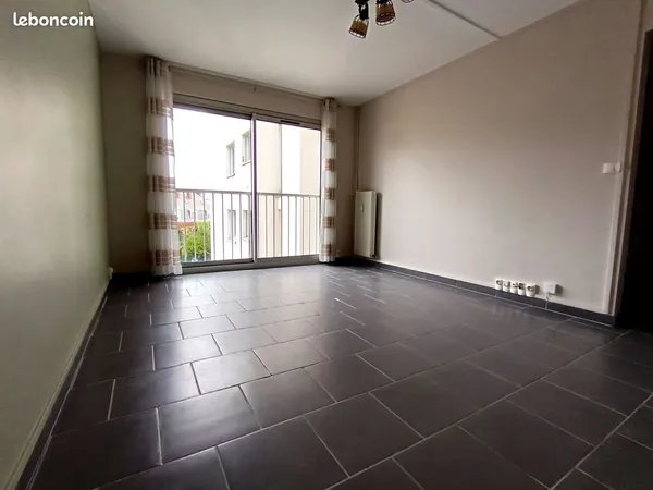 F2 proche centre-ville de Rouen avec cave et parking