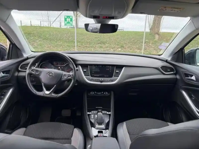 Opel Grandland X hybrid 225ch elite 10cv — photo 12