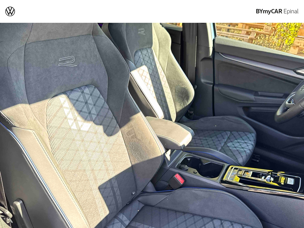 Volkswagen Golf 1.5 eTSI EVO2 150 DSG7 — photo 25