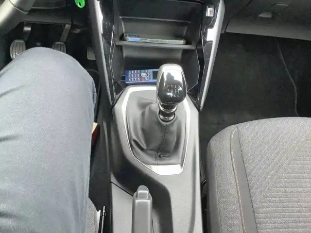 Peugeot 208 100 s&amp;s bvm6 — photo 14