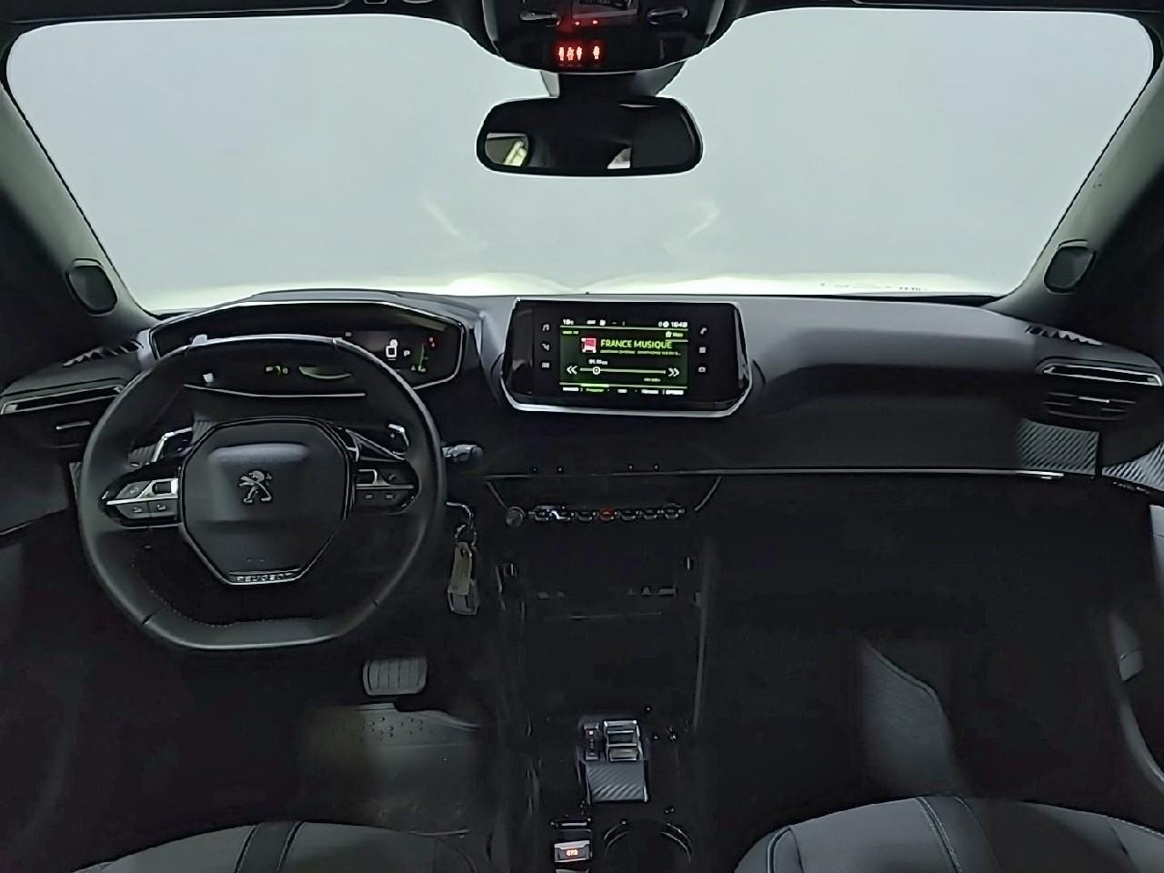 Peugeot 2008 puretech 130 s&s eat8 allure pack — photo 12