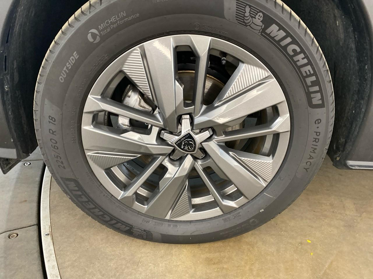 Peugeot 5008 hybrid 145 ch e-dcs6 allure — photo 11