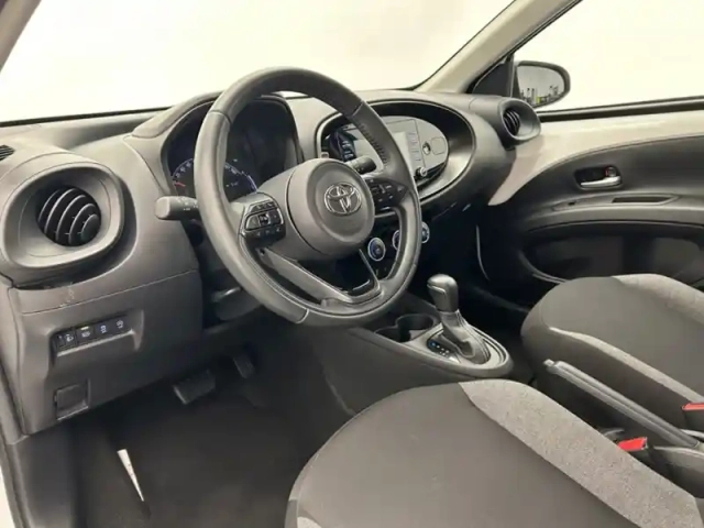 Toyota Aygo 1.0 s-cvt 72 dynamic — photo 12