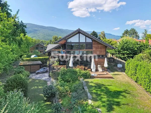Villa d'architecte T10 de 363m2 avec piscine et terrain de 881m2!