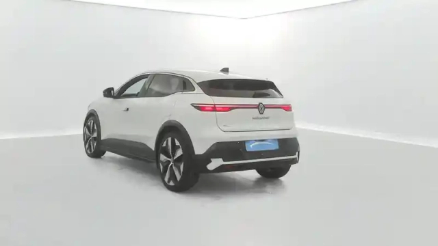 Renault Megane e-tech ev60 220 ch optimum charge — photo 12