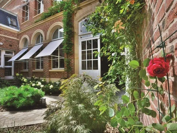 Maison 13 pièces 480 m²