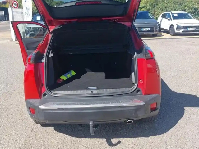 Peugeot 2008 1.5 bluehdi 130ch s&amp;s gt eat8 125g — photo 9