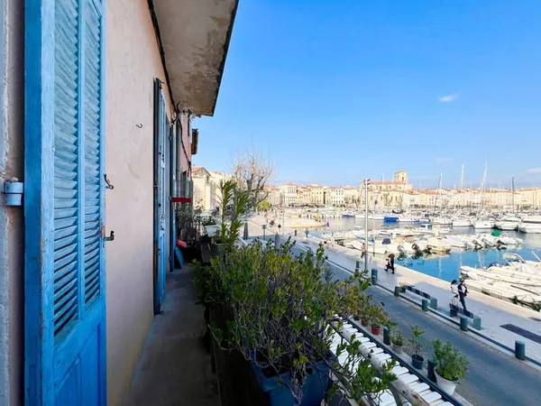 13600 LA CIOTAT - Appartement type 4 sur le port vue mer