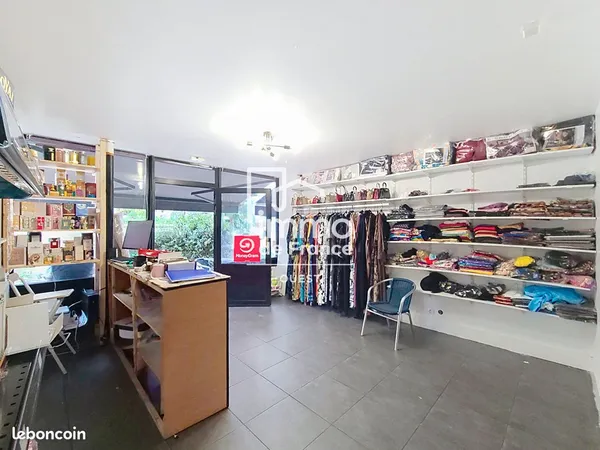 Local commercial 39 m² LA ROCHE SUR YON
