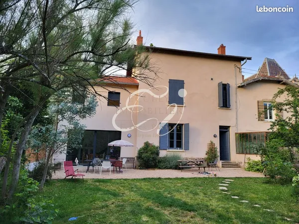 Maison 6 pièces 192 m²
