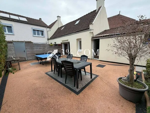 Maison 7 pièces 235 m²