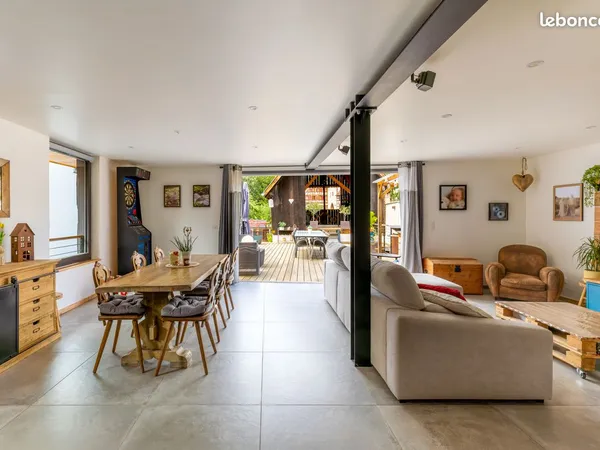 Propriété 5 pièces 222 m²