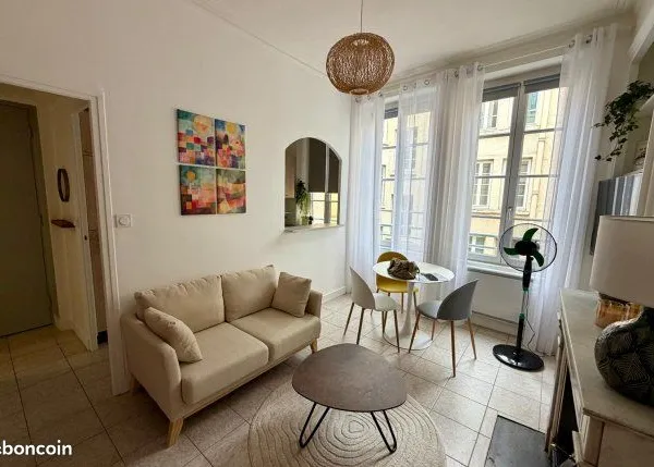Studio 1 pièce 23 m²