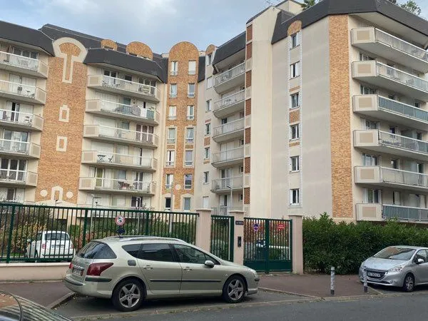 Apparemment Cergy Préfecture 2 pièces