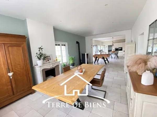 Maison 9 pièces 262 m²