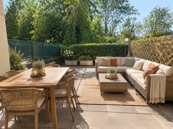 T2 Meublé + Terrasse 60 m2 + Pkg