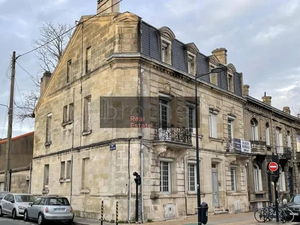 Bureaux 3 pièces 475 m²