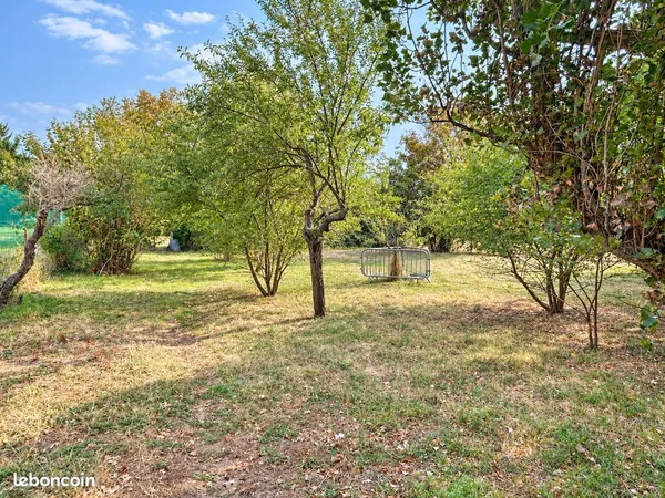 Très beau terrain de 1350 m² environ