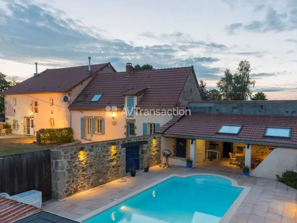 Allier : Propriété avec 2 Gîtes et 3761 m2 de terrain