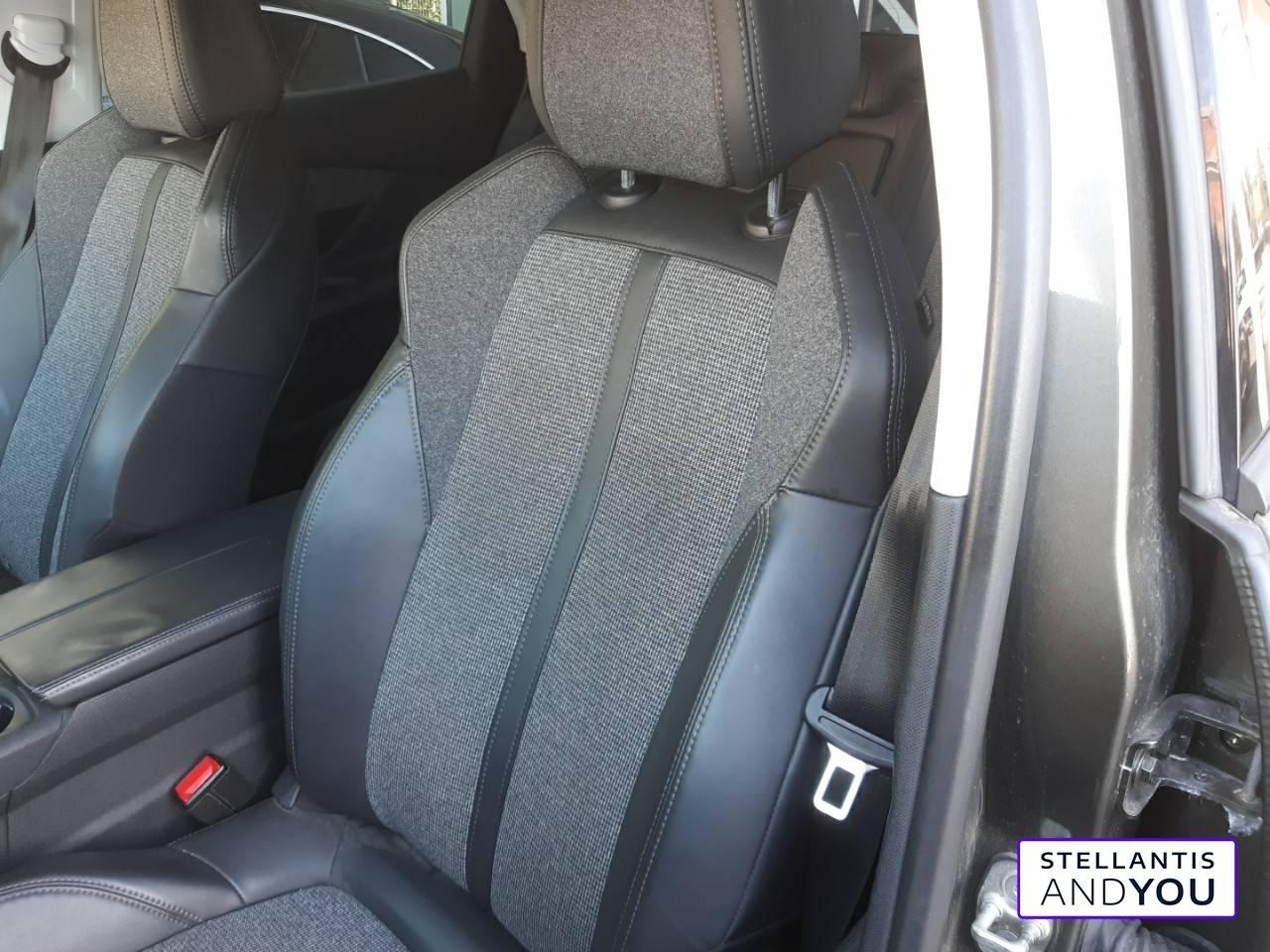 Peugeot 3008 1.2 puretech 130ch s&s eat6 allure — photo 14